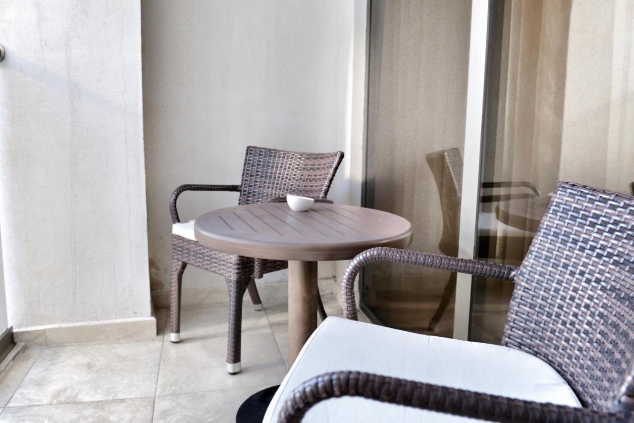 Colosseum Marina Hotel Batumi Exterior photo