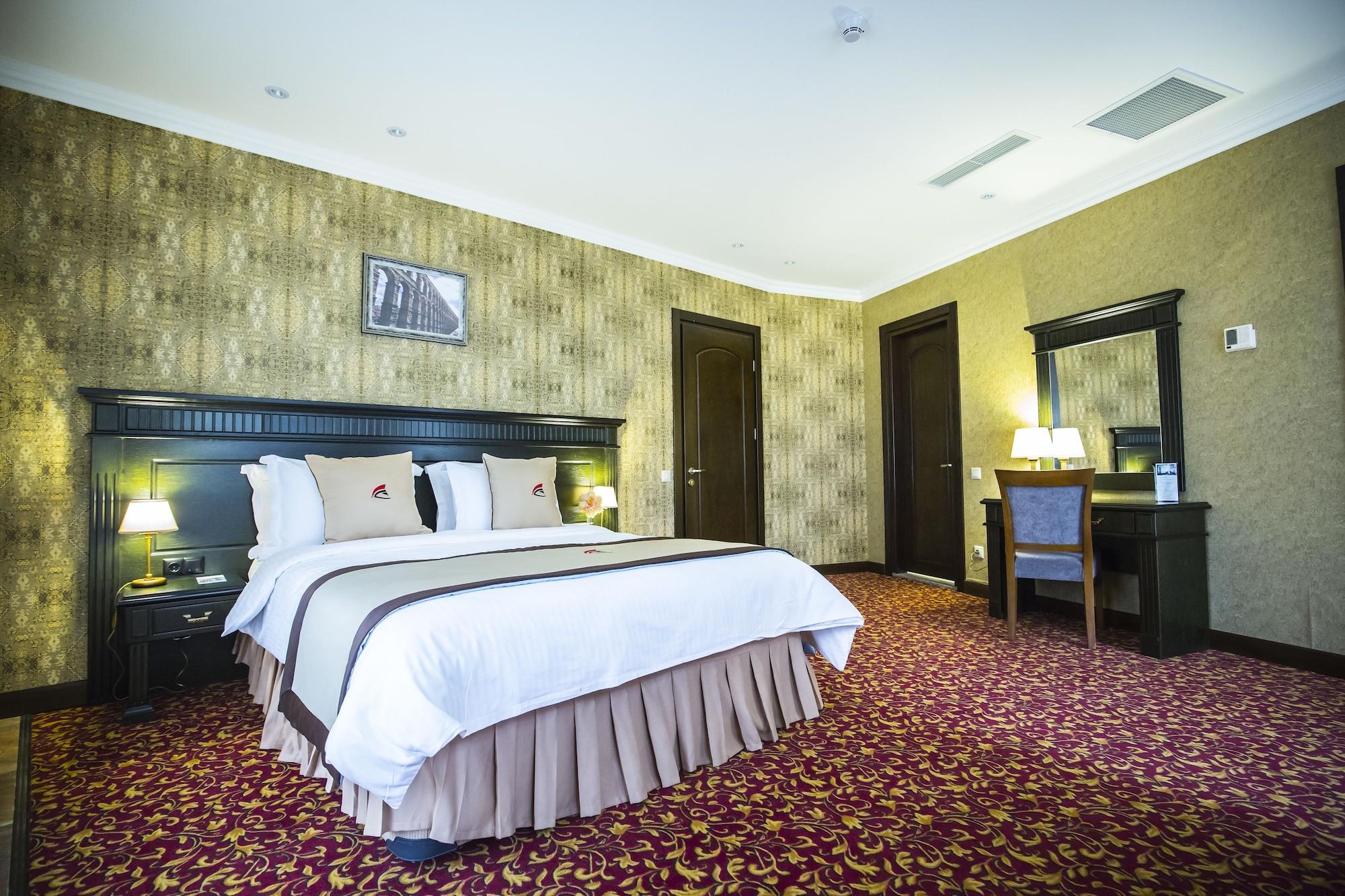 Colosseum Marina Hotel Batumi Exterior photo