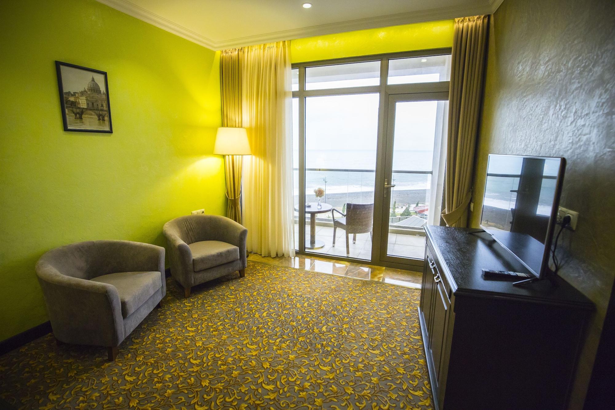 Colosseum Marina Hotel Batumi Exterior photo