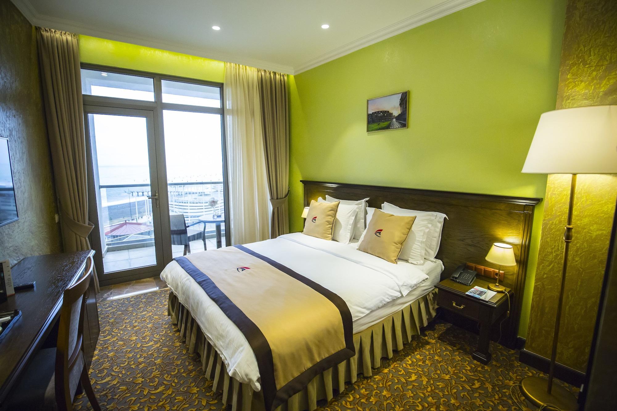 Colosseum Marina Hotel Batumi Exterior photo