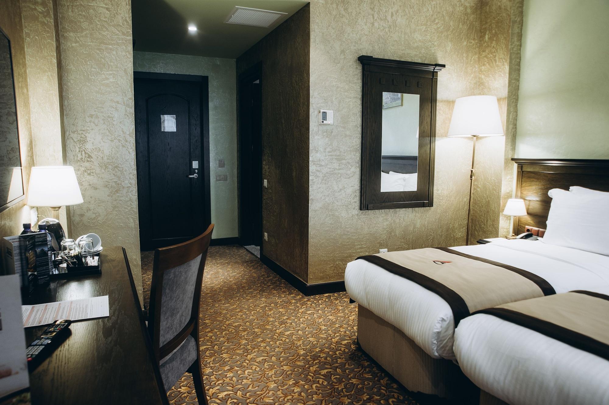 Colosseum Marina Hotel Batumi Exterior photo