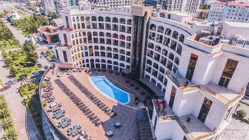 Colosseum Marina Hotel Batumi Exterior photo
